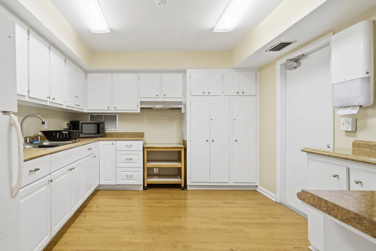 Unit C photo 31