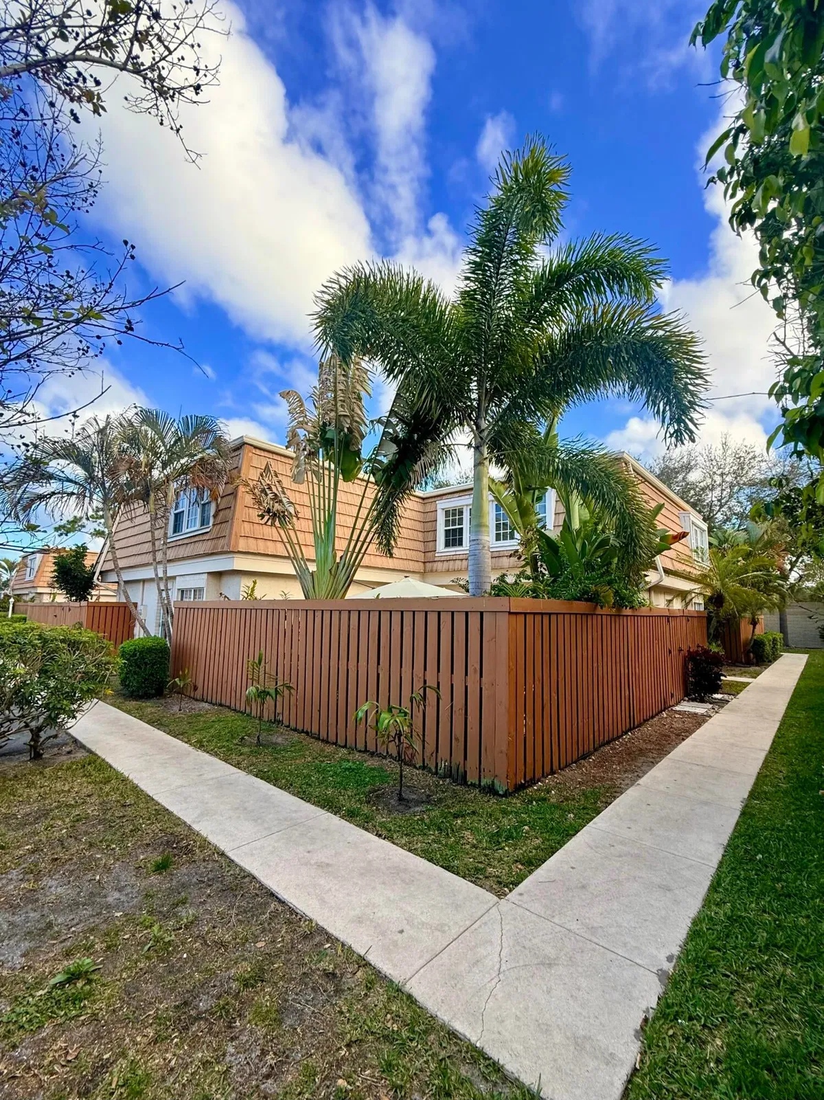 Residence photo 4