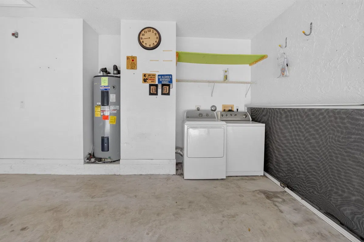 Residence photo 25
