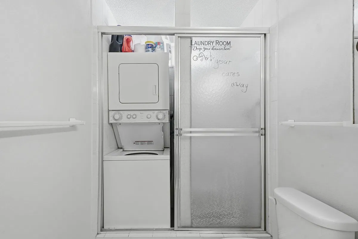 Unit H12 photo 16