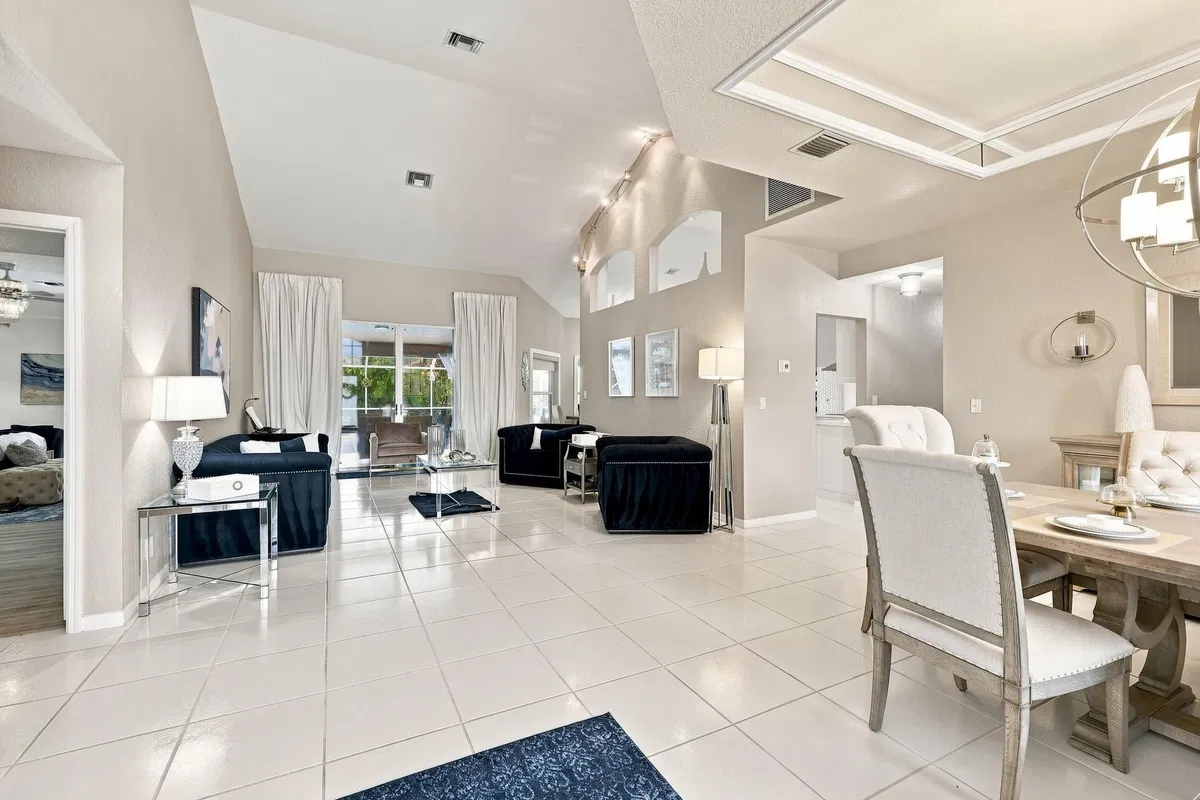  Residence photo 7