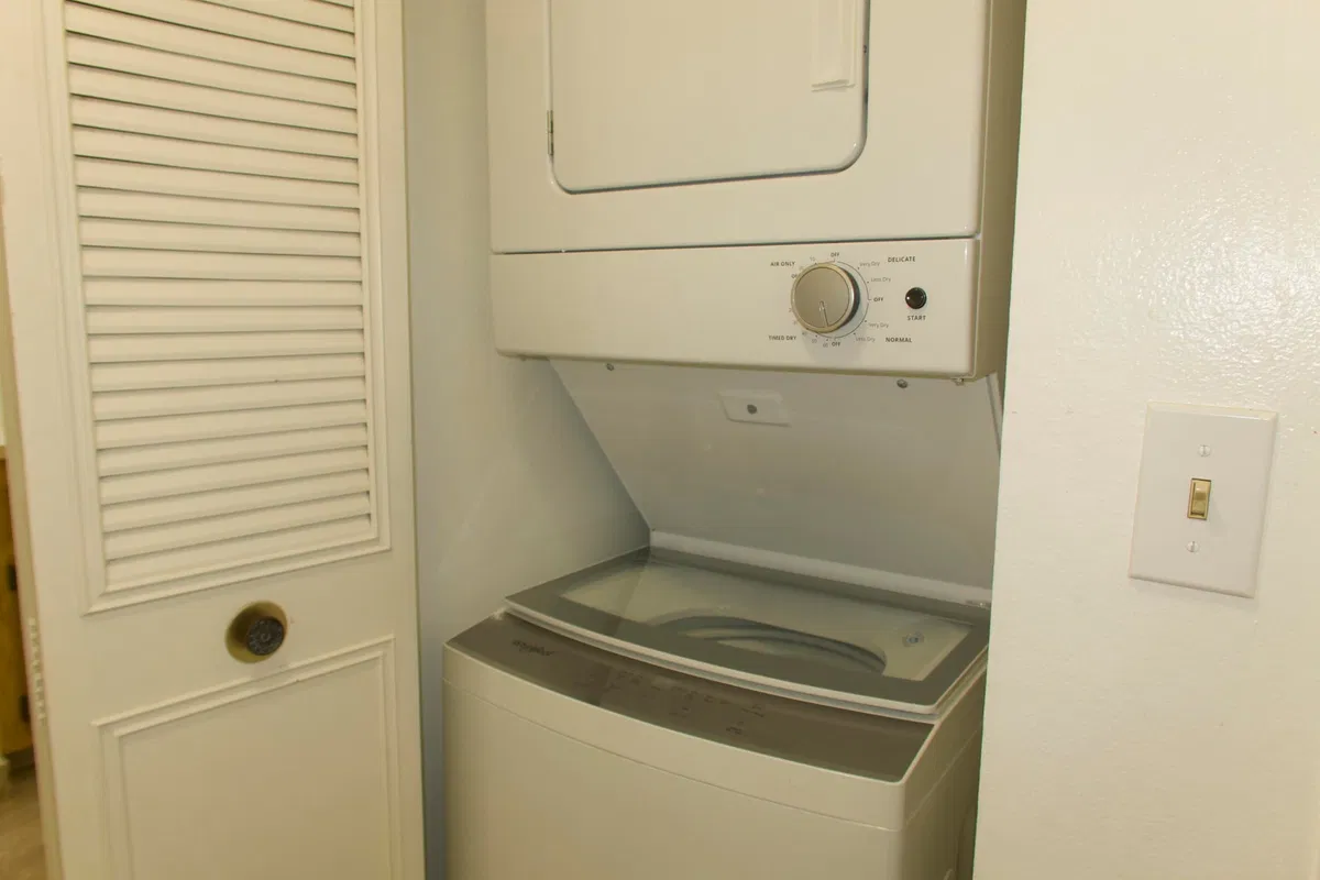  Unit D2 photo 34