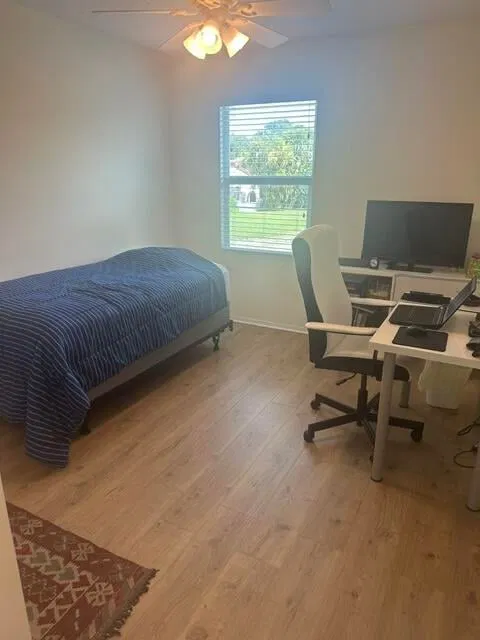 Residence photo 16