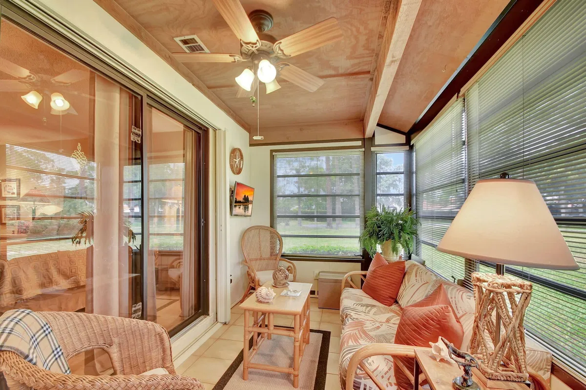 Residence photo 34