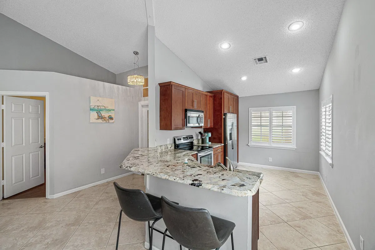  Residence photo 10