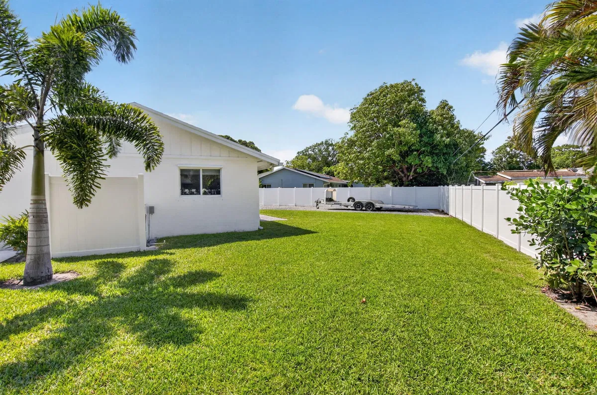 Residence photo 61