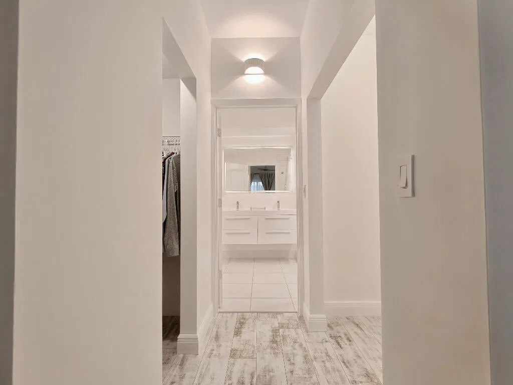 Unit 10 photo 28