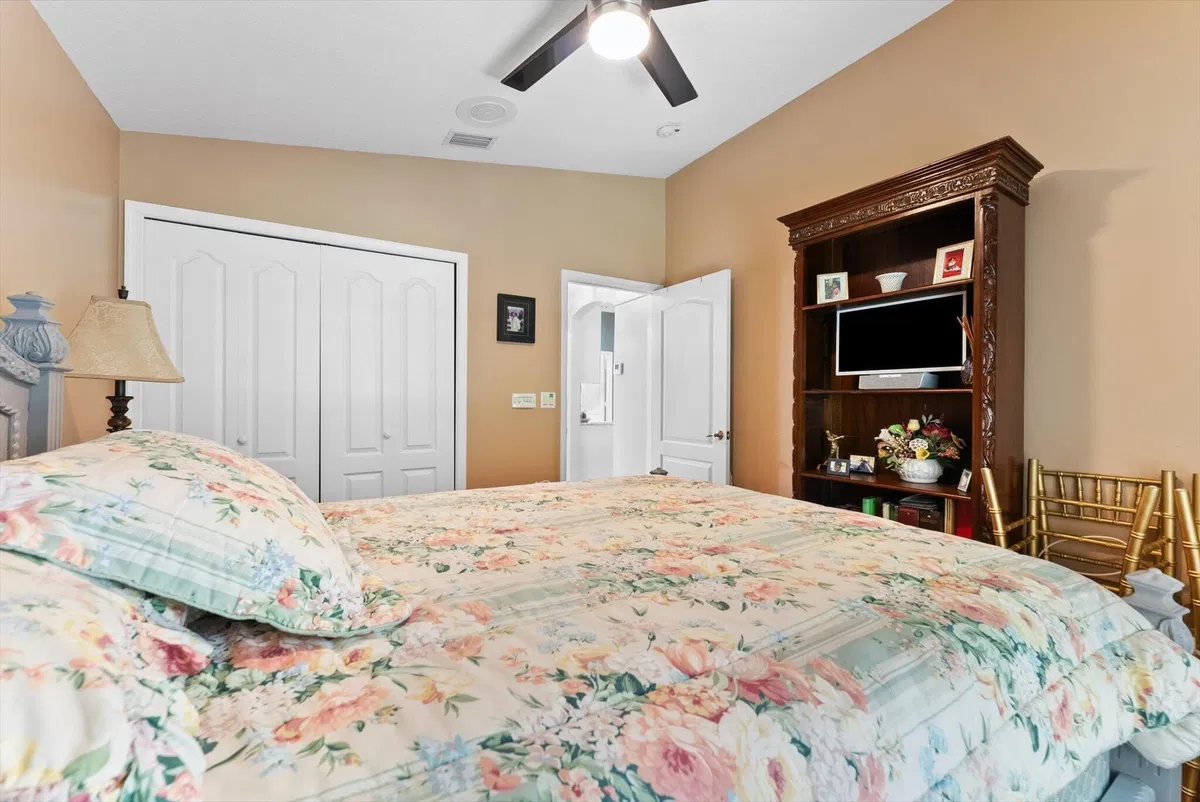 Residence photo 22