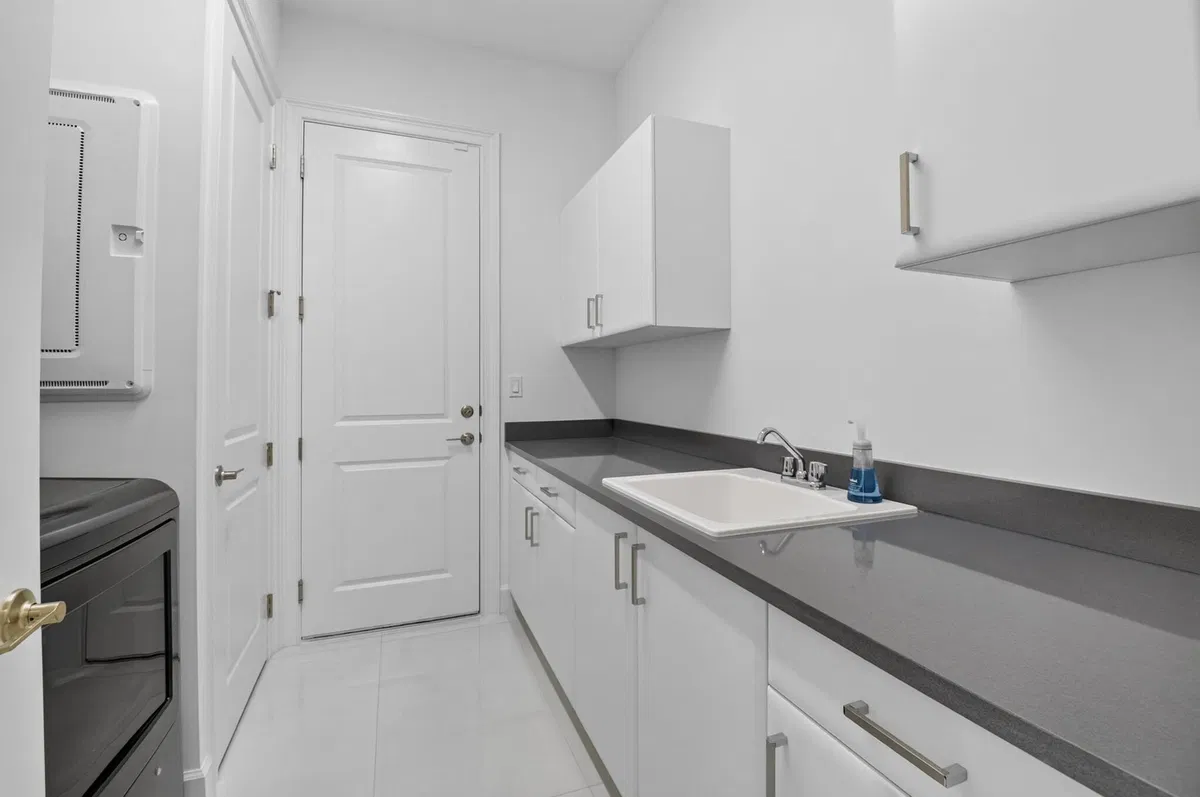  Residence photo 34