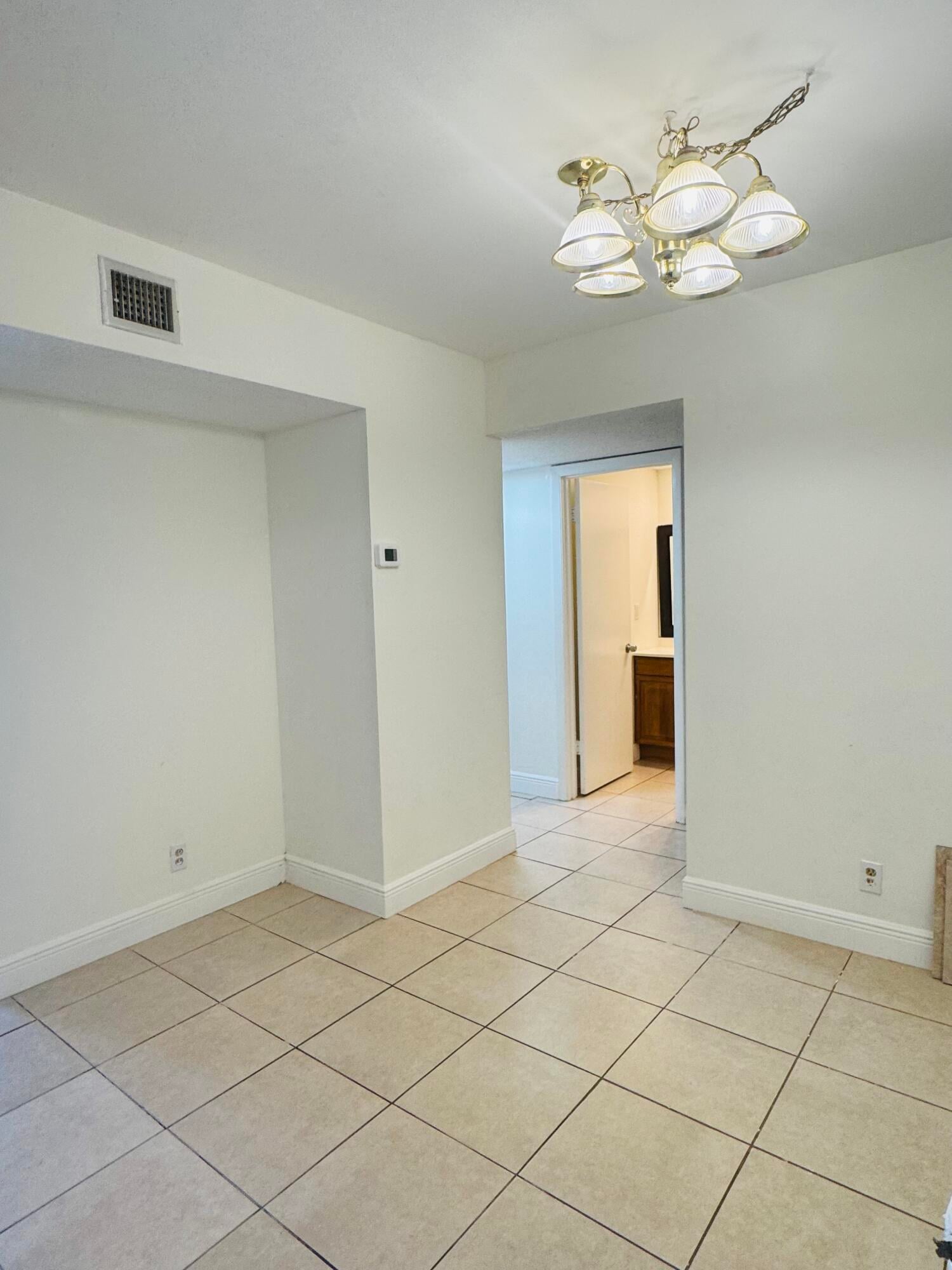 Unit 3020 photo 10