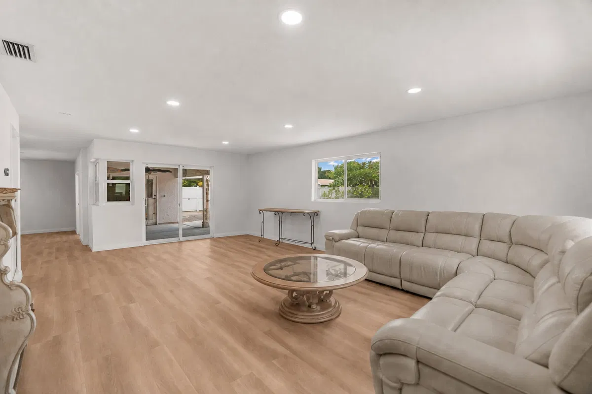  Residence photo 16