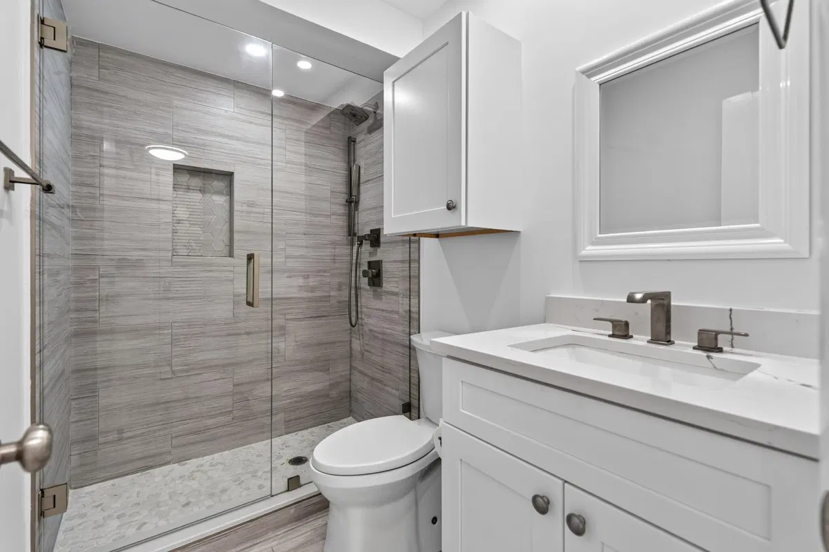 Unit 311 photo 16