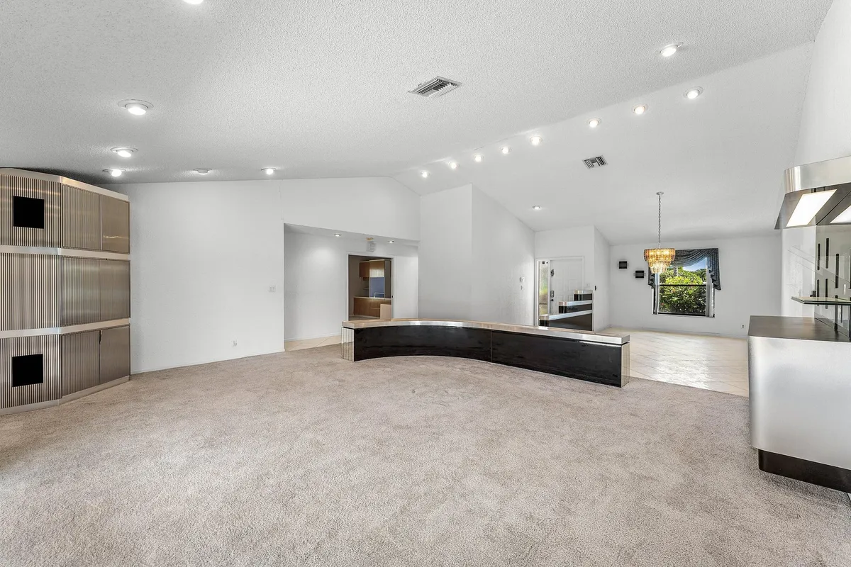 Residence photo 16