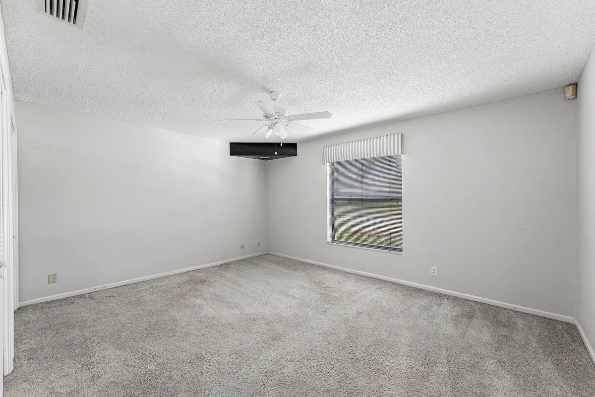 Residence photo 25