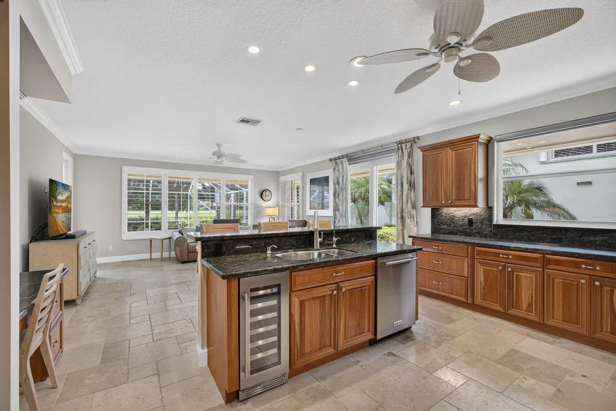 Willoughby Golf Club Residence photo 16