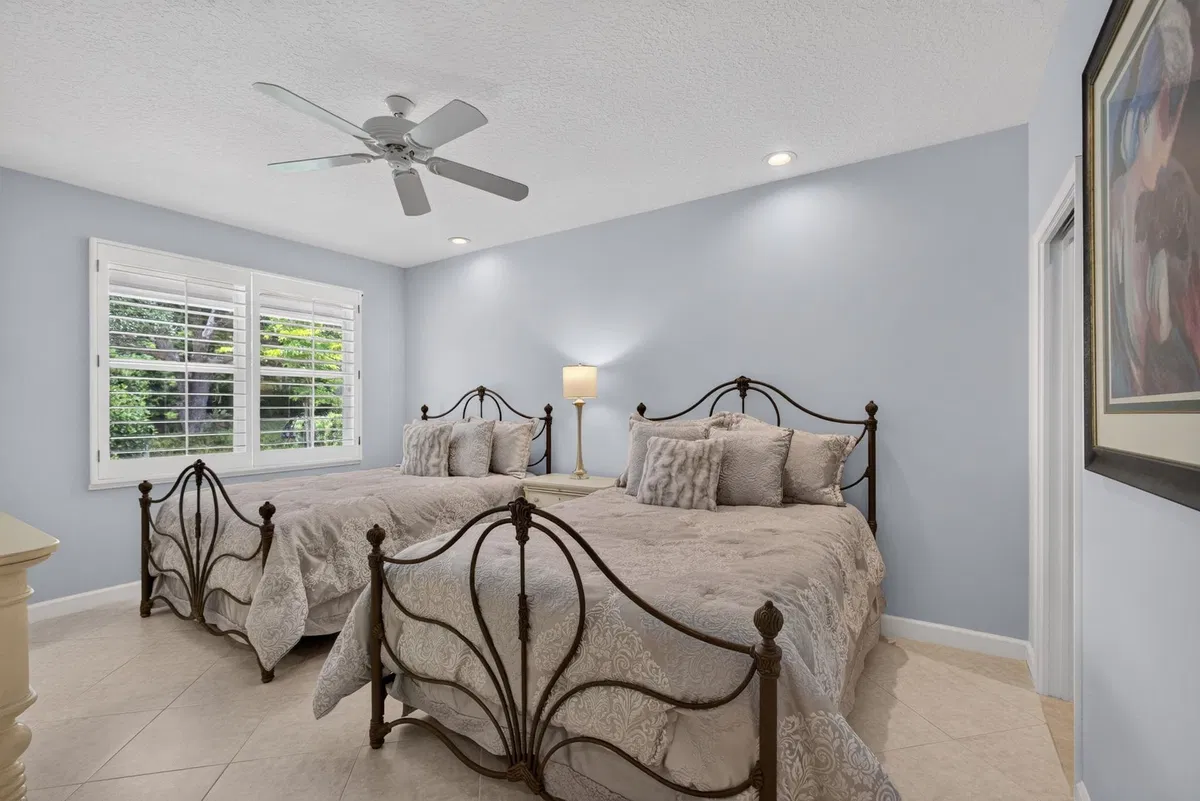 Willoughby Golf Club Residence photo 37