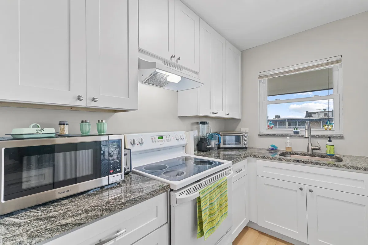  Unit 315 photo 19