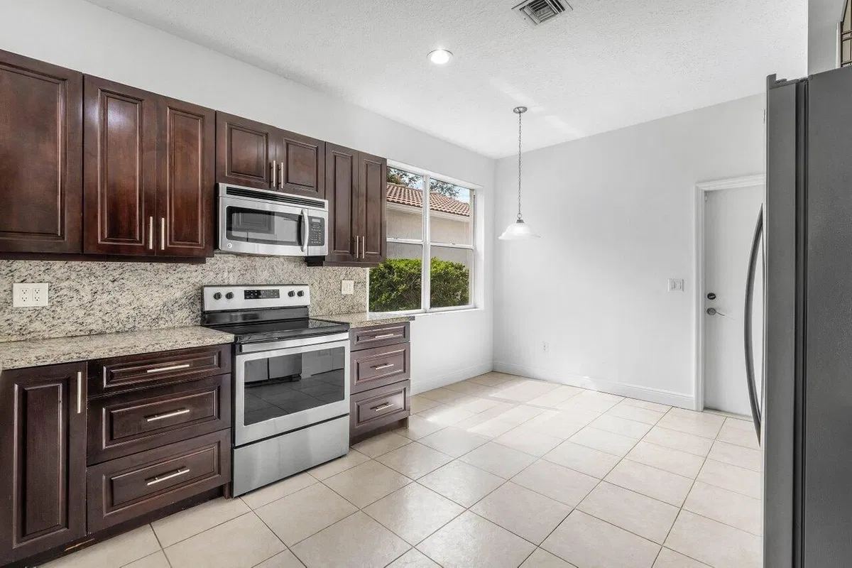  Residence photo 13