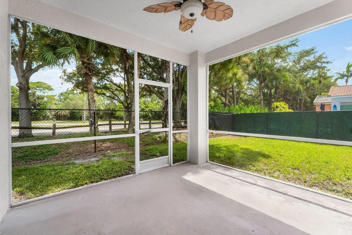  Residence photo 28