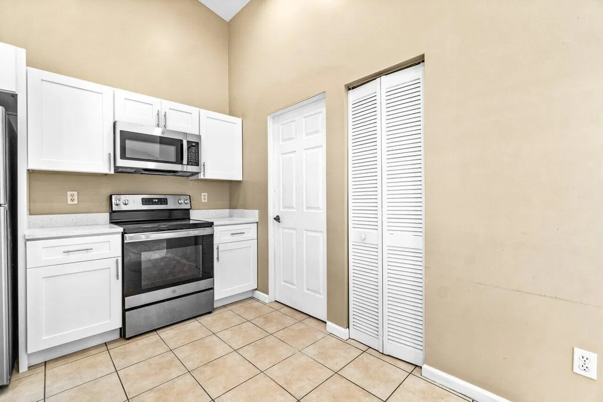  Residence photo 10