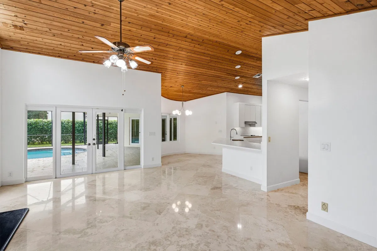 Colonnade Boca Raton Residence photo 16