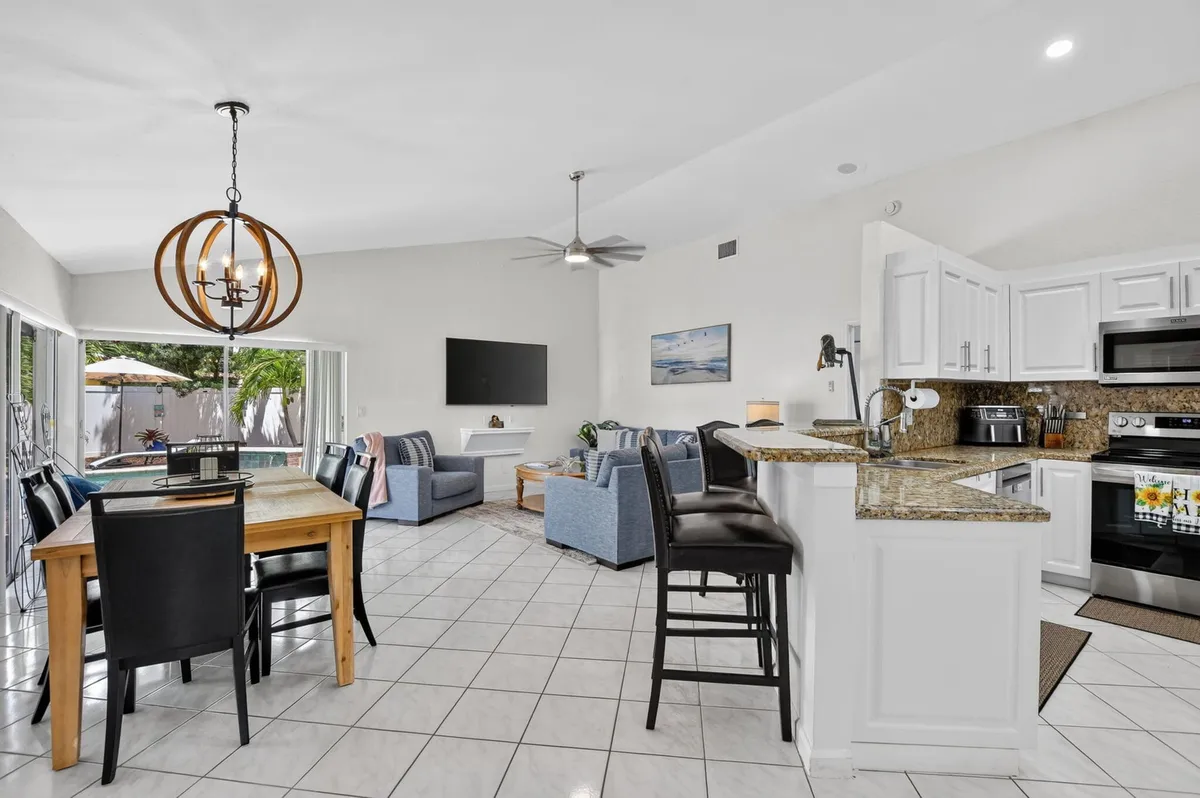  Residence photo 16
