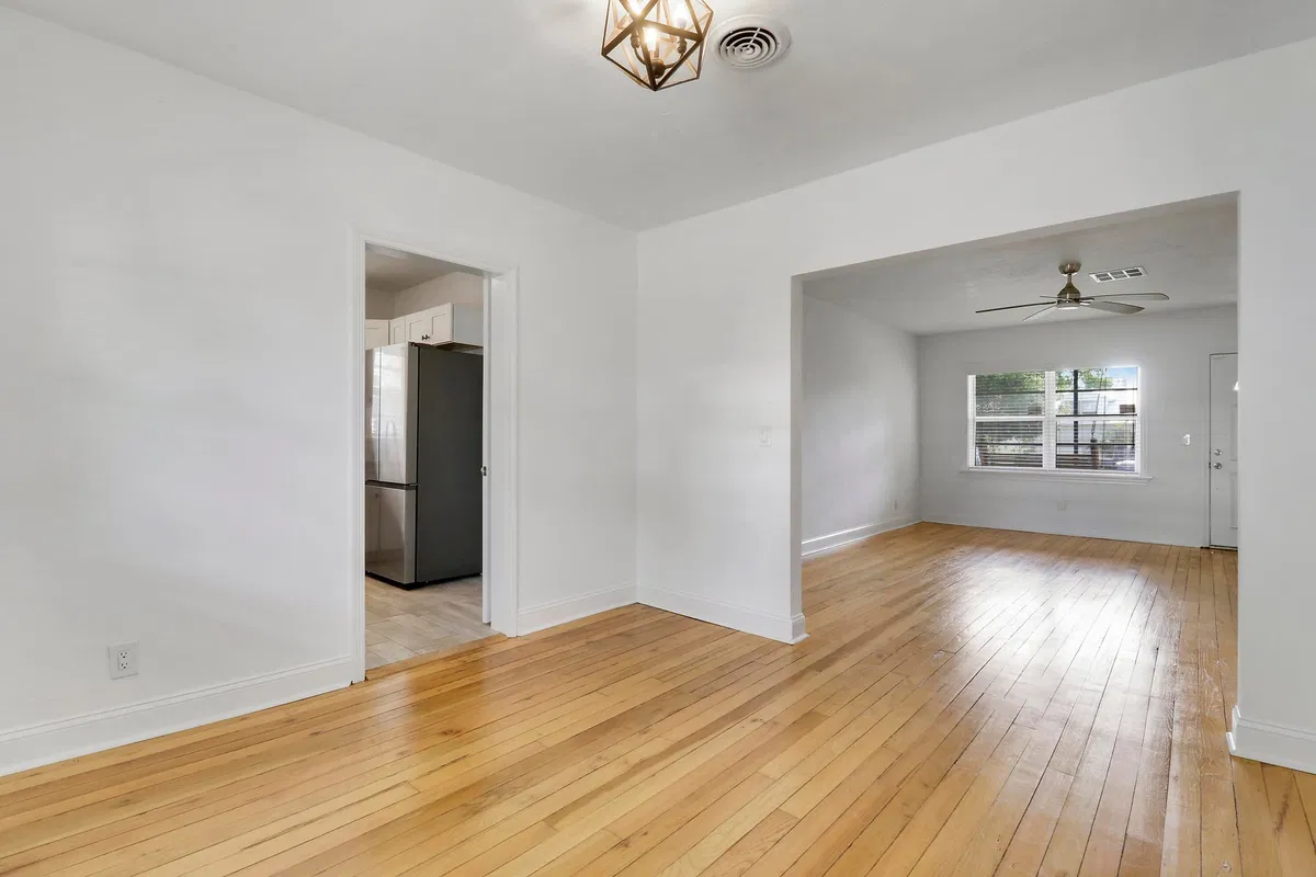 Residence photo 4