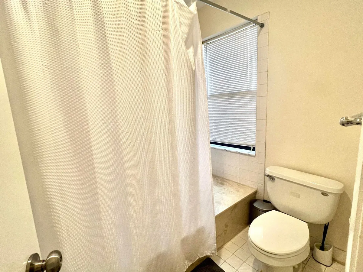 Unit 16 photo 10