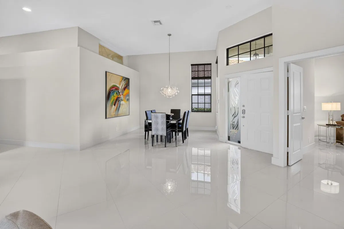 Residence photo 4
