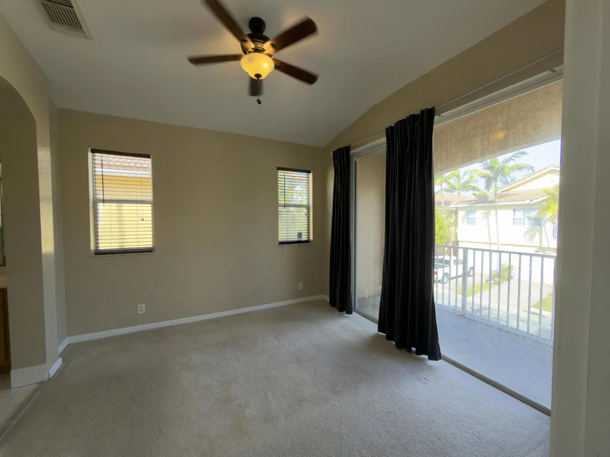 Residence photo 4