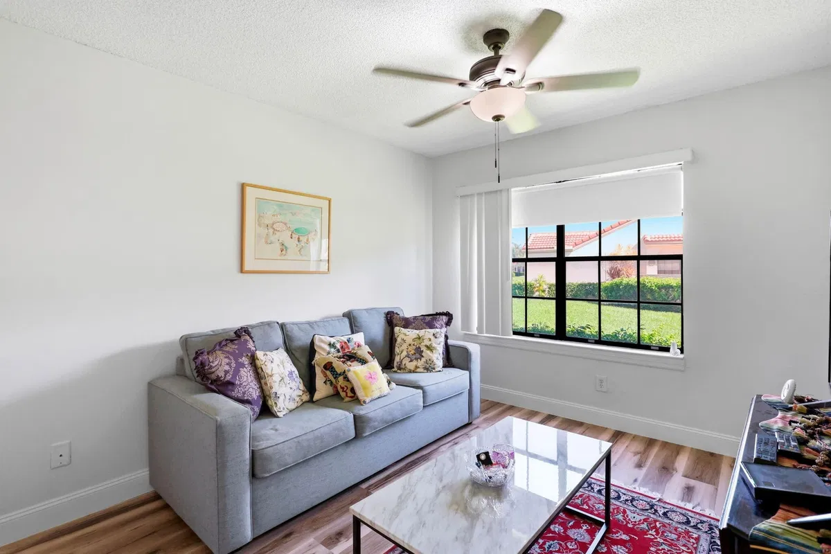  Residence photo 19