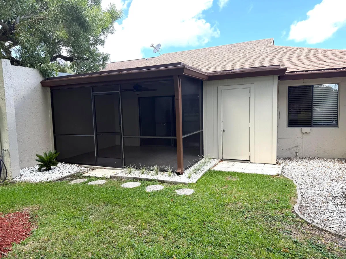 Residence photo 28