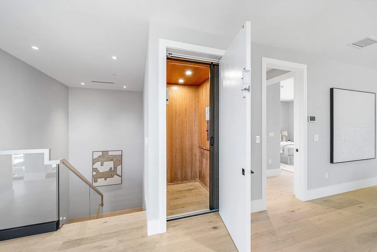 Residence photo 49