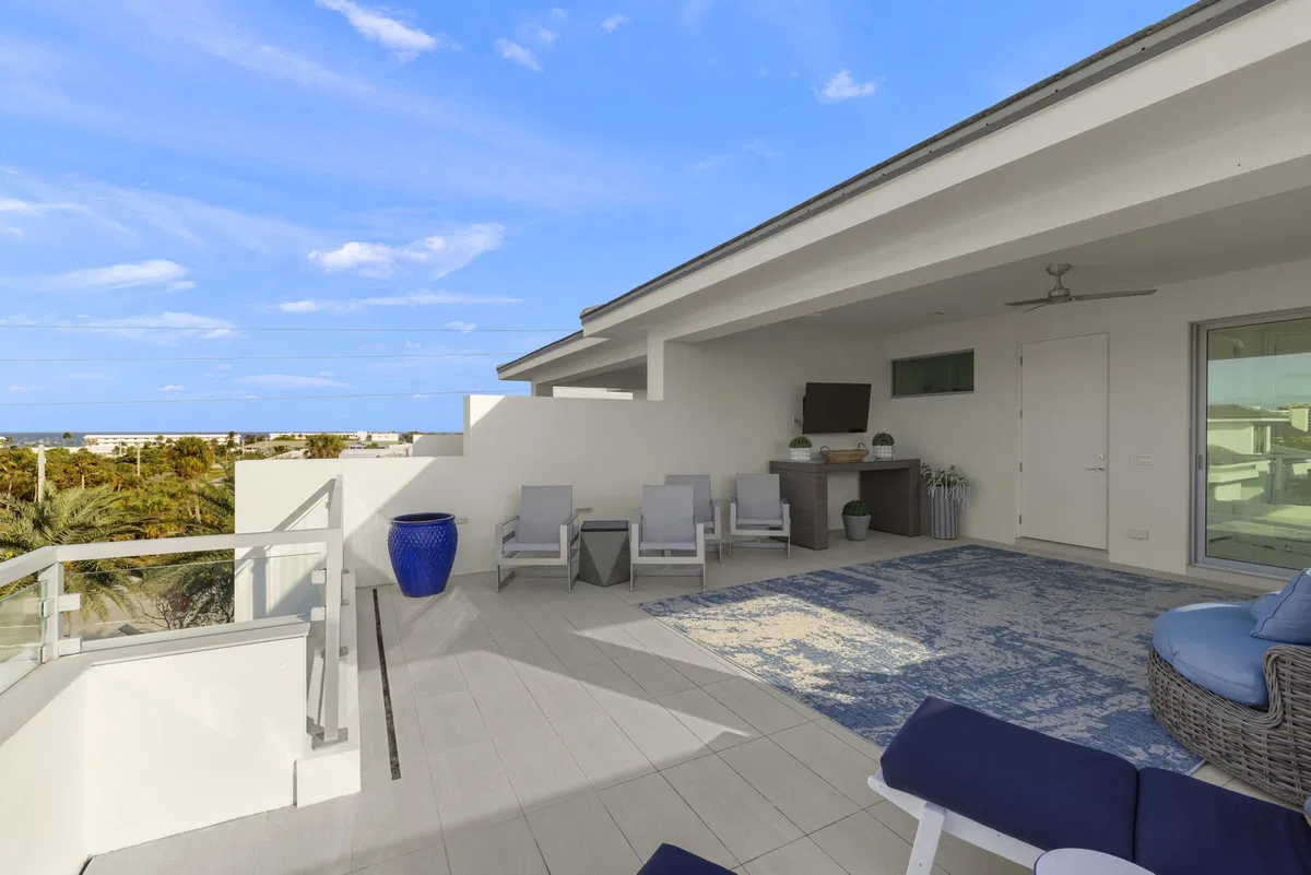 Ocean One Juno Beach Residence photo 40