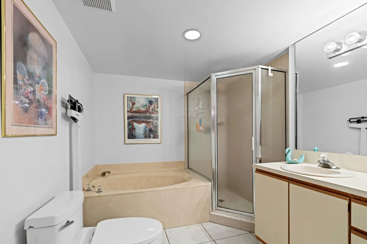  Unit B1 photo 19