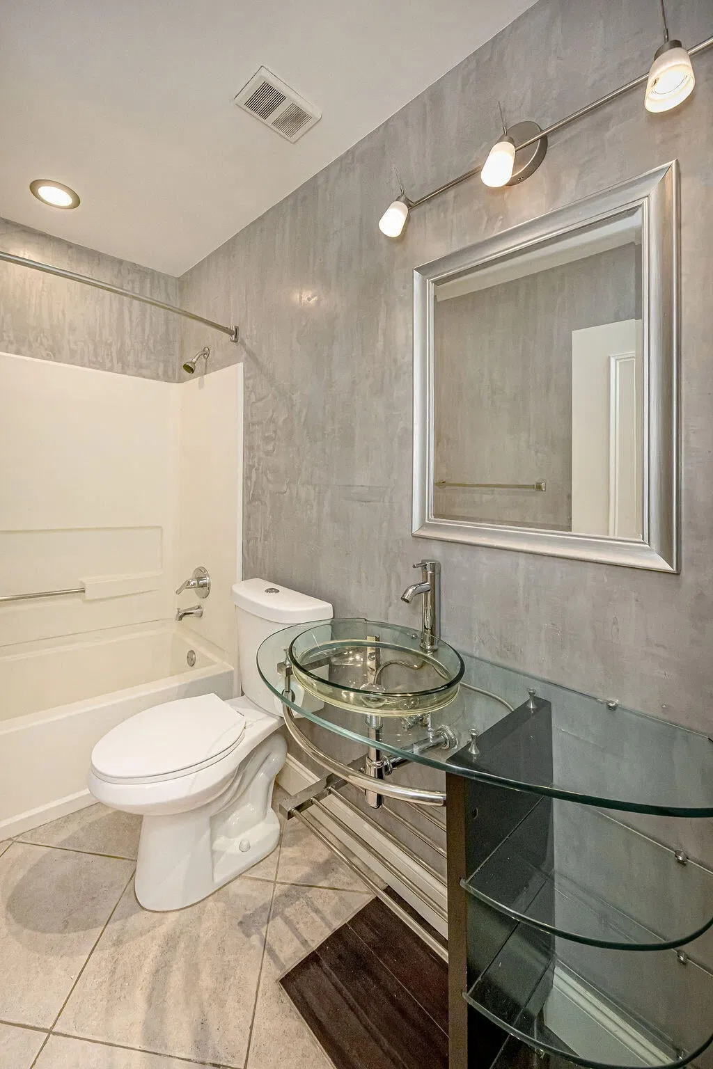 Unit 1-203 photo 19