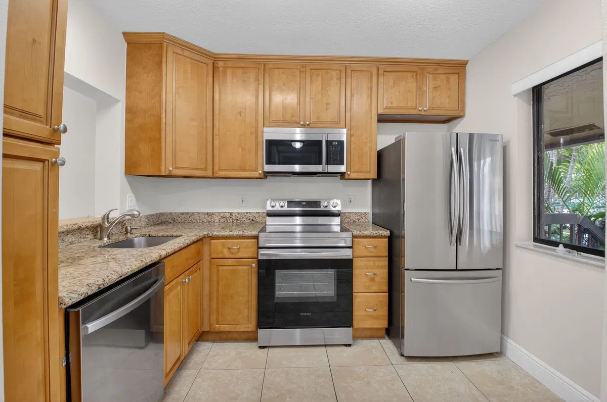 Unit 207 photo 13