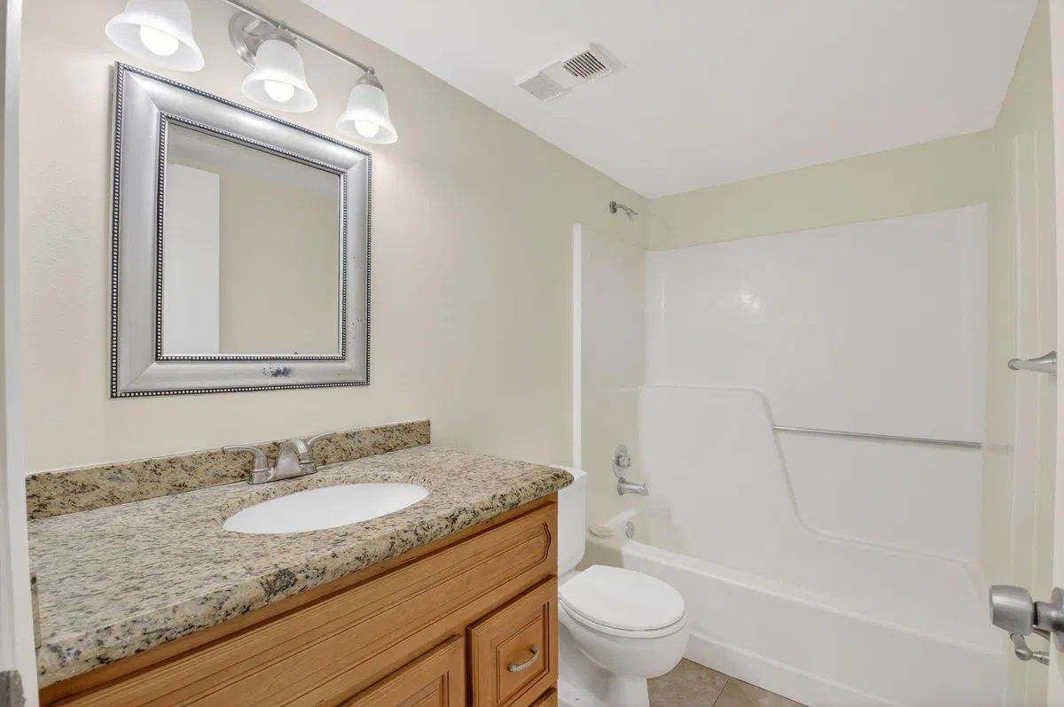 Unit 207 photo 25