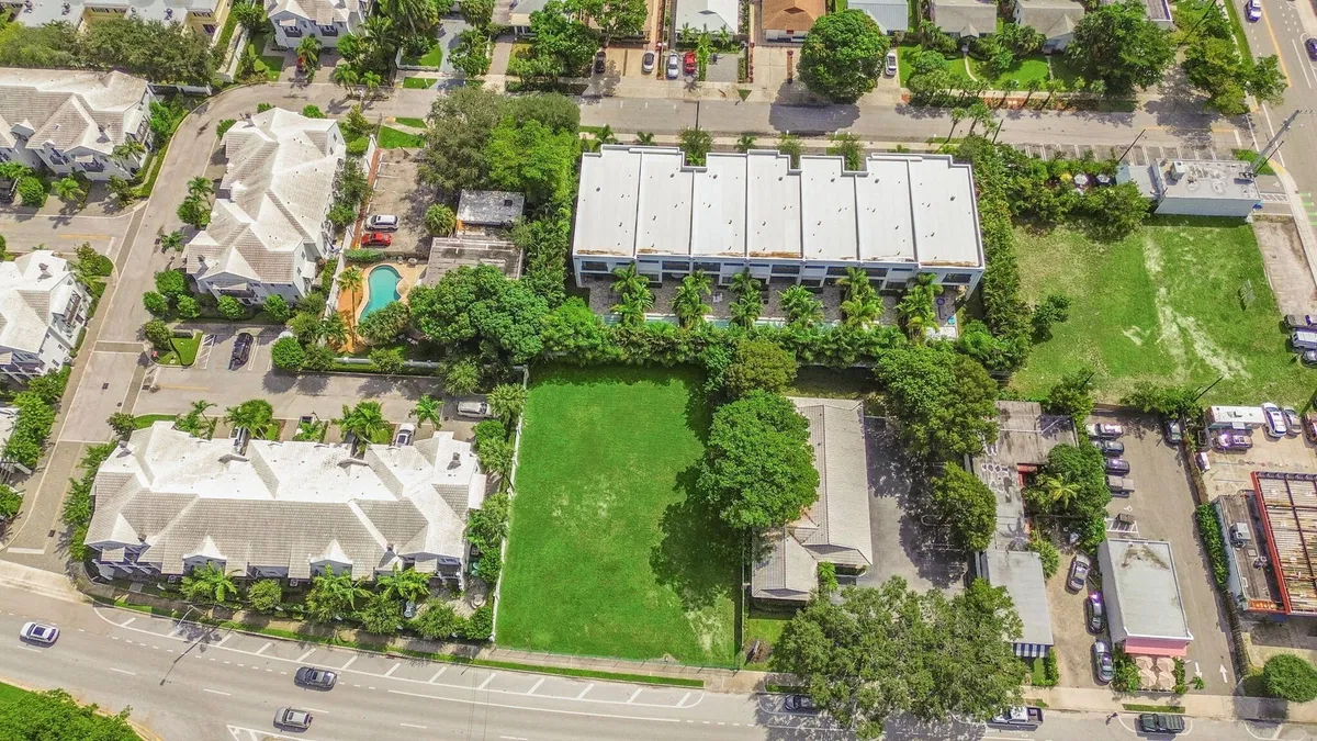 Palm Trail Delray Beach Residence photo 13