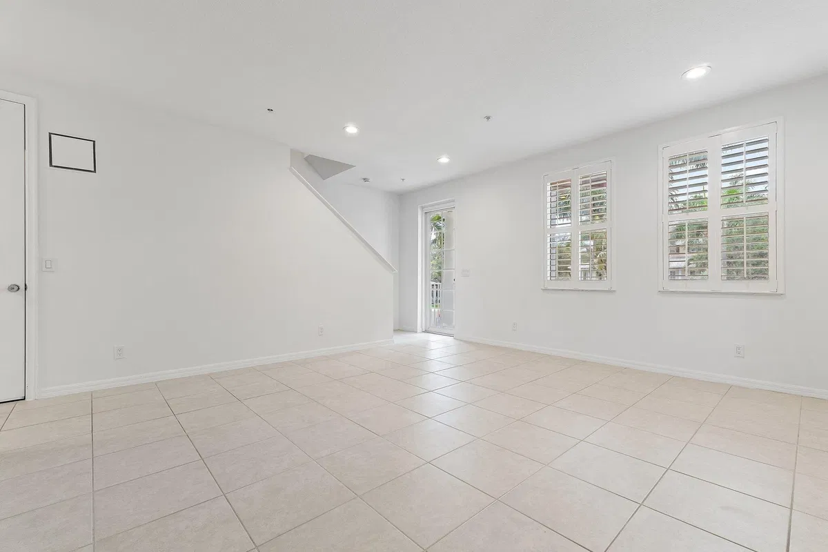 Residence photo 10