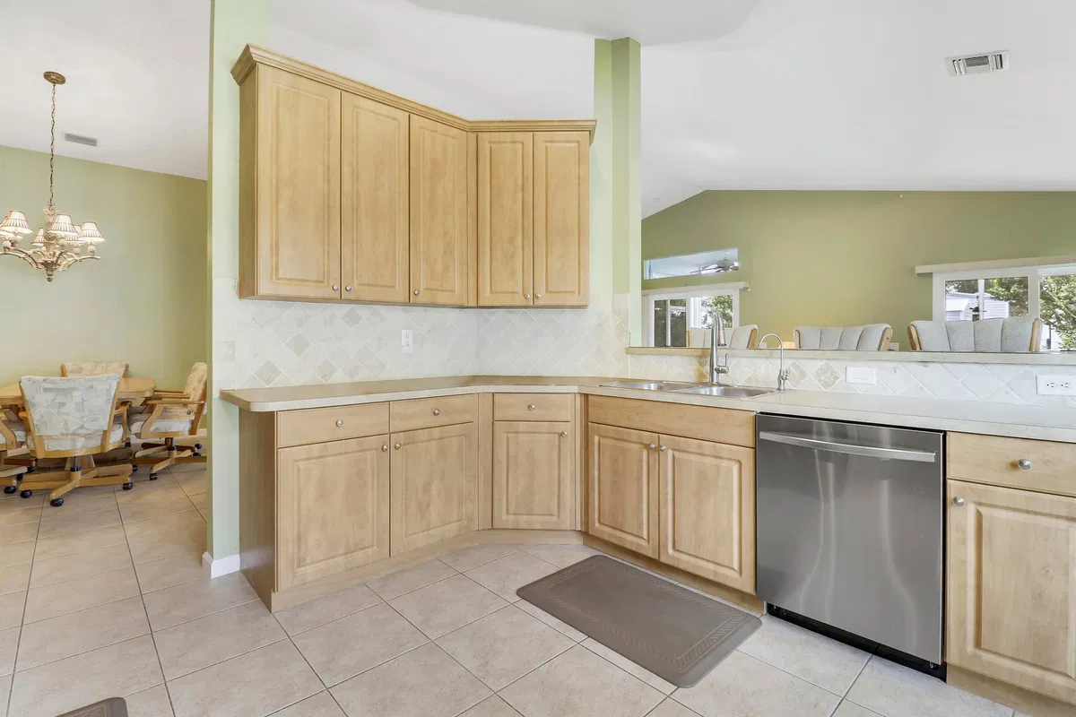  Residence photo 34