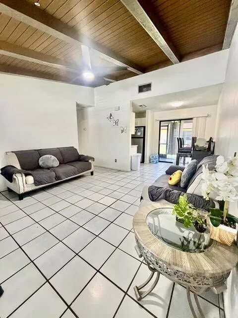 Residence photo 4