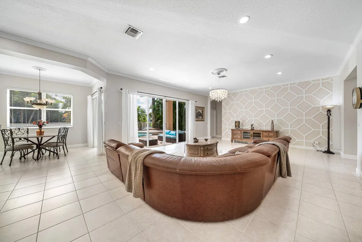  Residence photo 10