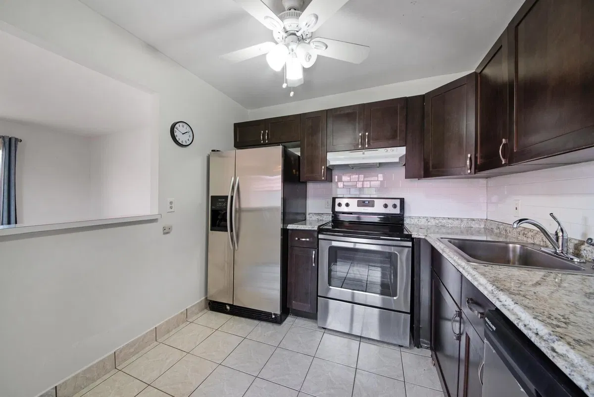  Residence photo 7