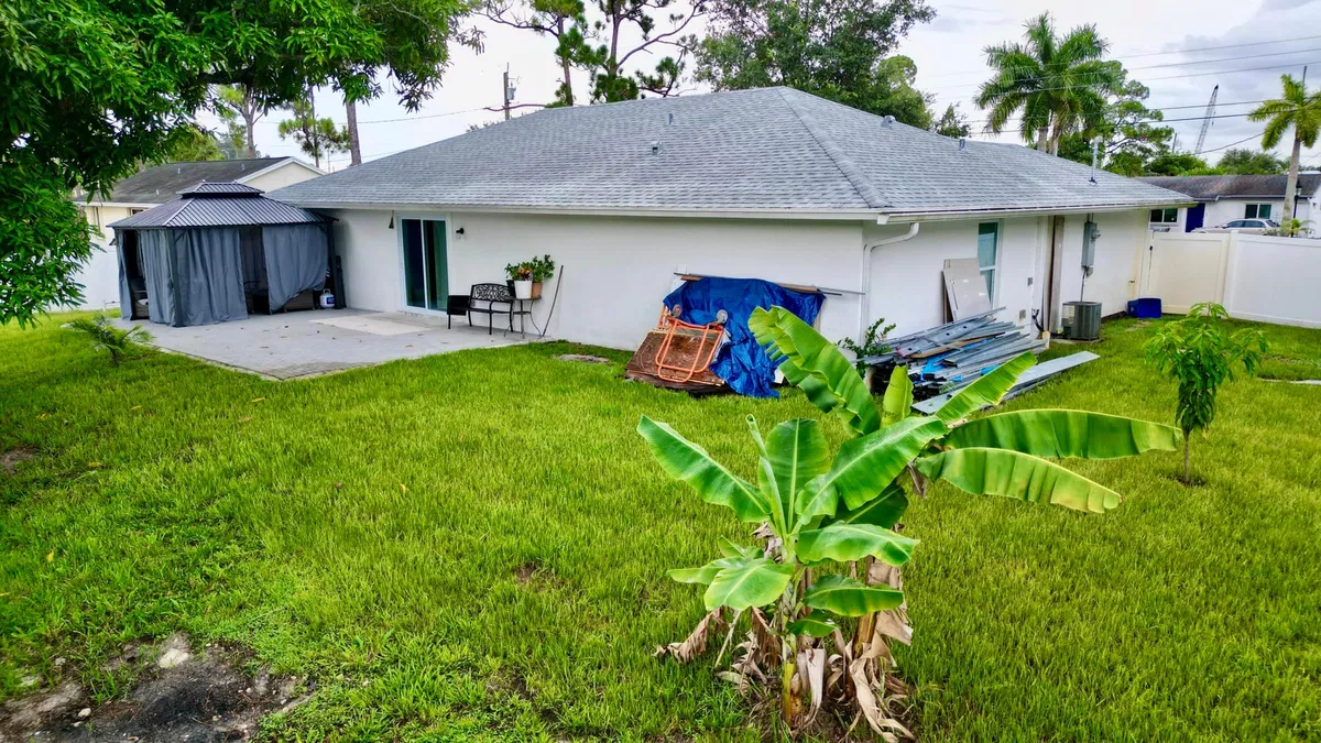 Residence photo 16