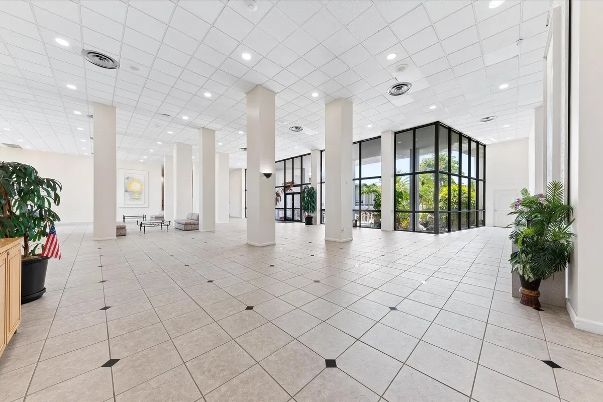 South Palm Beach Unit 403 photo 25