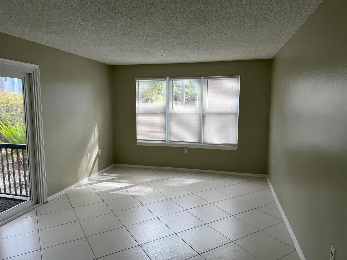 Unit 17 photo 7