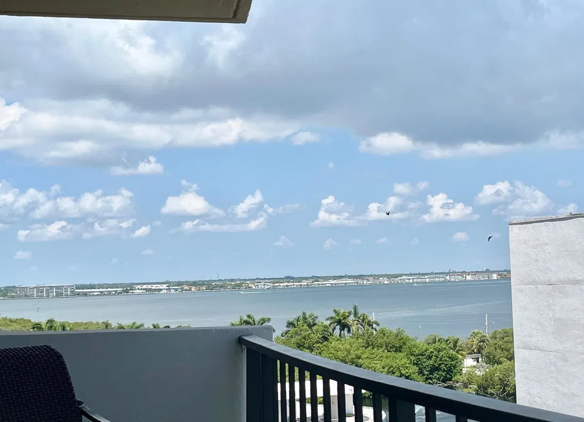Singer Island Unit 1-806 photo 7