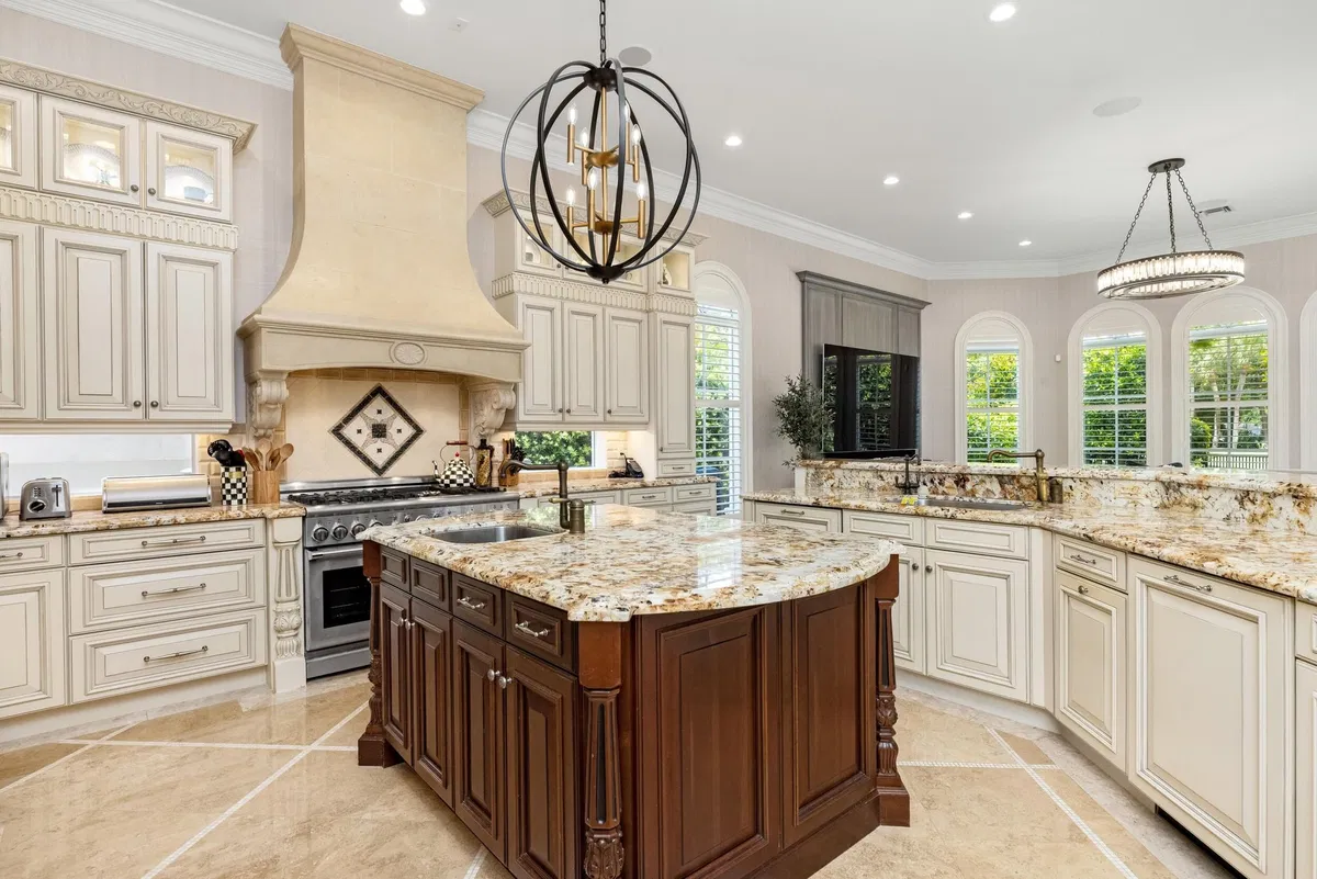 Royal Palm Yacht and Country Club Residence photo 19