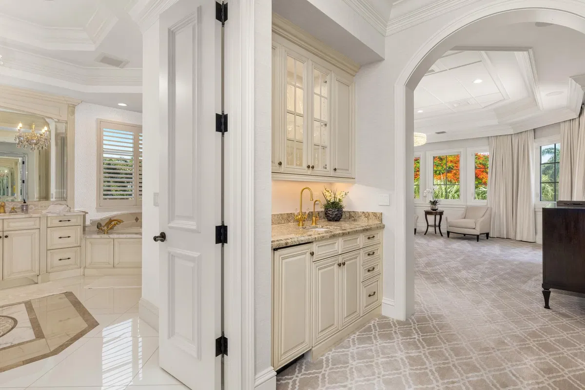 Royal Palm Yacht and Country Club Residence photo 58